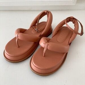 NWOT Anthropologie Vicenza Puffy Thong Leather Ankle Strap Pink Sandals Sz 36